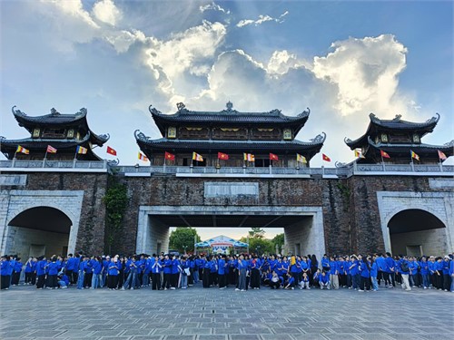 Sinh viên Trường Đại học Hoa Lư tham gia Chương trình “Trung thu – Không gian quảng bá văn hóa, sản phẩm OCOP và ẩm thực du lịch năm 2026