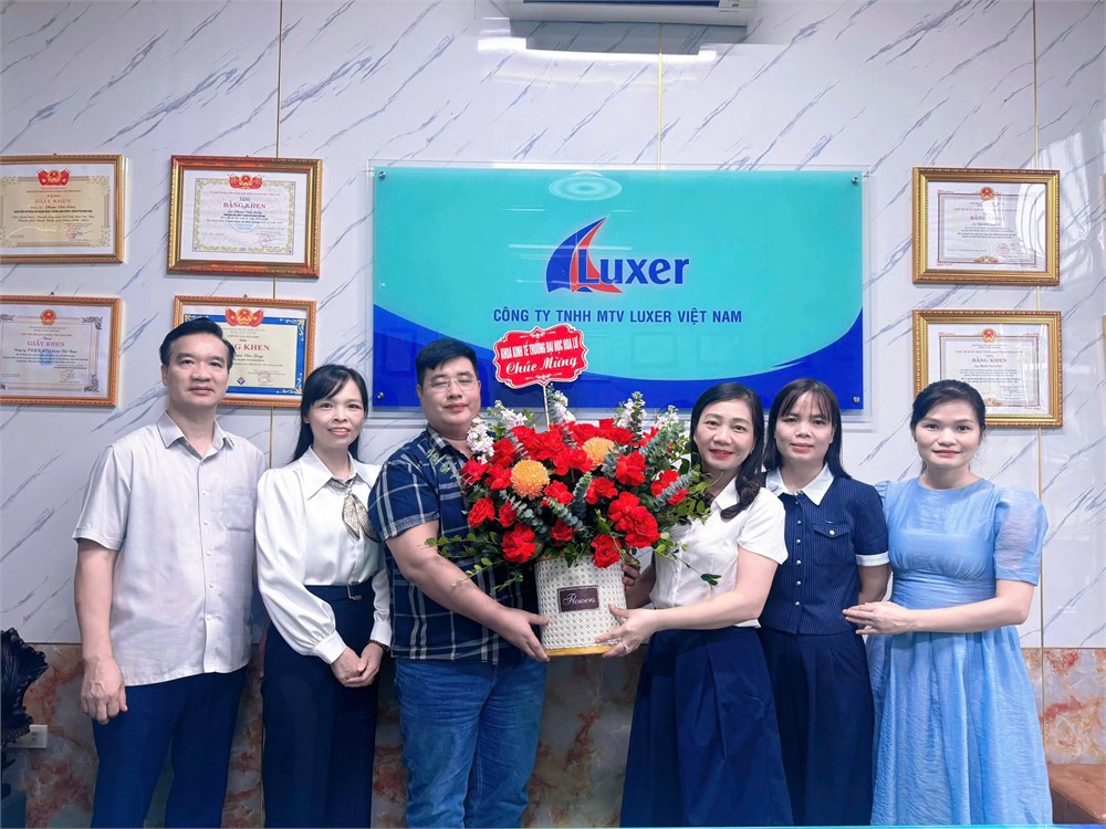 KHOA KINH TẾ CHÚC MỪNG CÁC DOANH NGHIỆP NHÂN NGÀY DOANH NHÂN VIỆT NAM 13/10