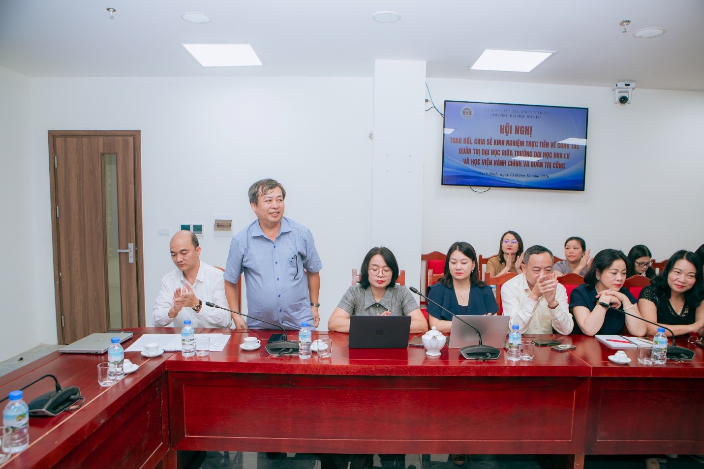 Trường Đại học Hoa Lư trao đổi, chia sẻ kinh nghiệm thực tiễn về công tác quản trị đại học với Học viện Hành chính và Quản trị công