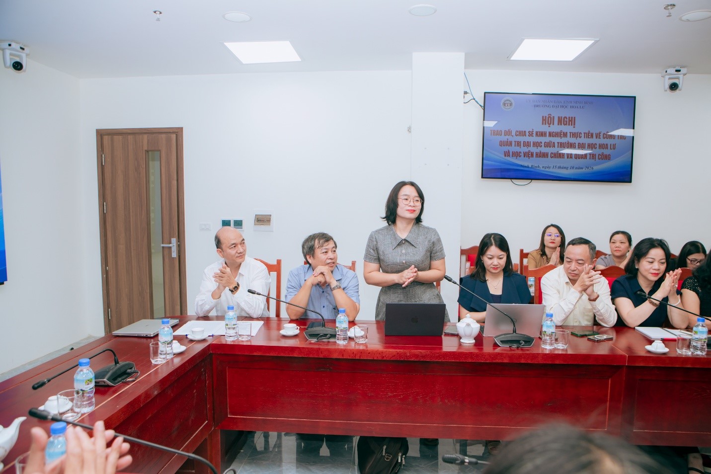 Trường Đại học Hoa Lư trao đổi, chia sẻ kinh nghiệm thực tiễn về công tác quản trị đại học với Học viện Hành chính và Quản trị công
