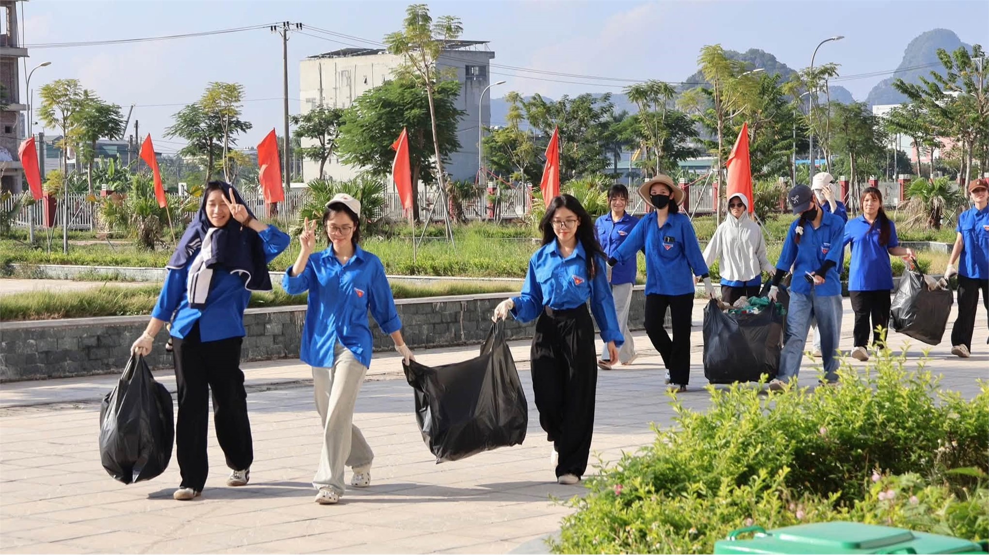 CLB mầm xanh nhân ái tổ chức hoạt động “Chủ nhật xanh”- Lan tỏa lối sống xanh, gắn kết sức trẻ sinh viên
