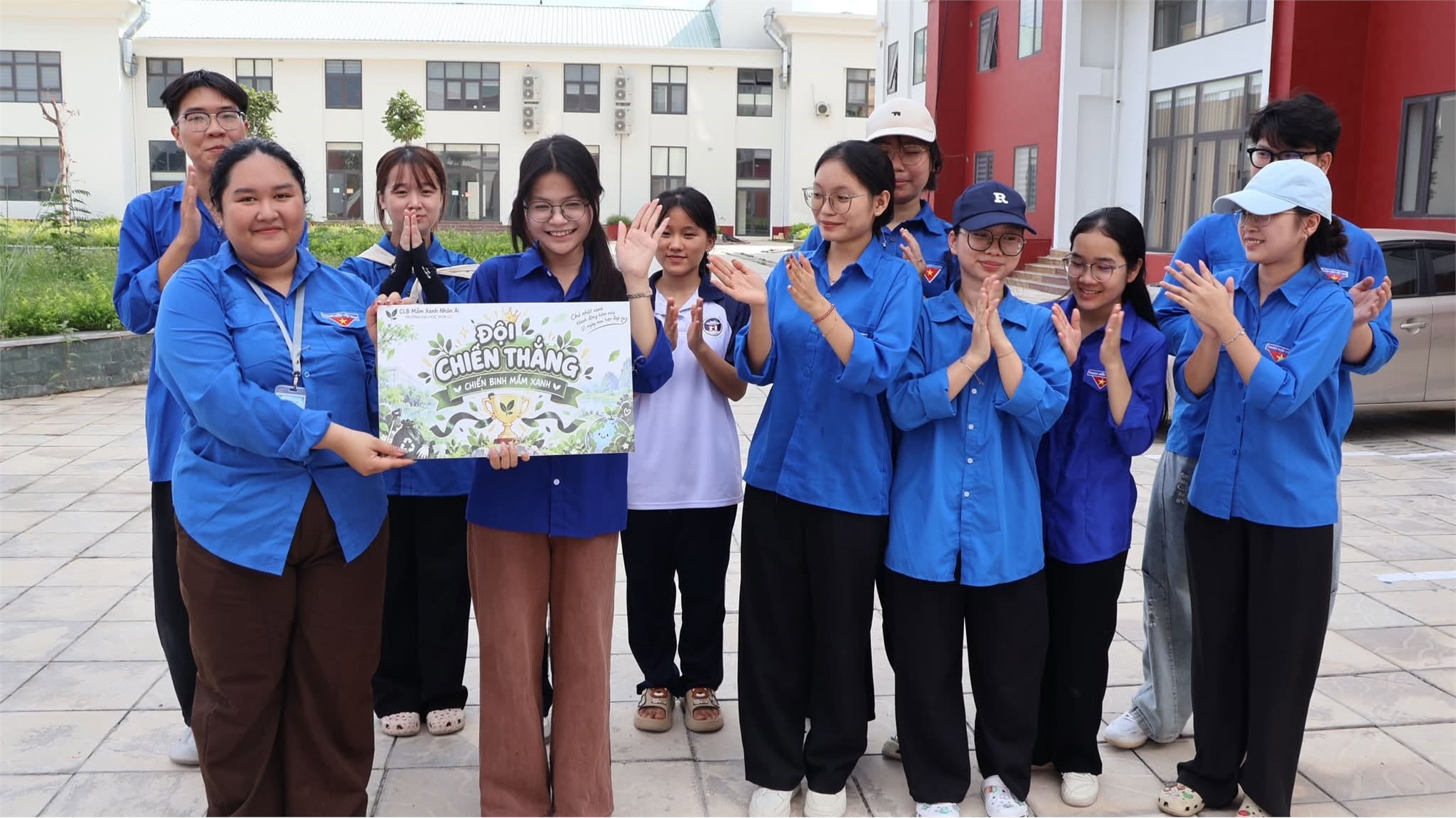 CLB mầm xanh nhân ái tổ chức hoạt động “Chủ nhật xanh”- Lan tỏa lối sống xanh, gắn kết sức trẻ sinh viên