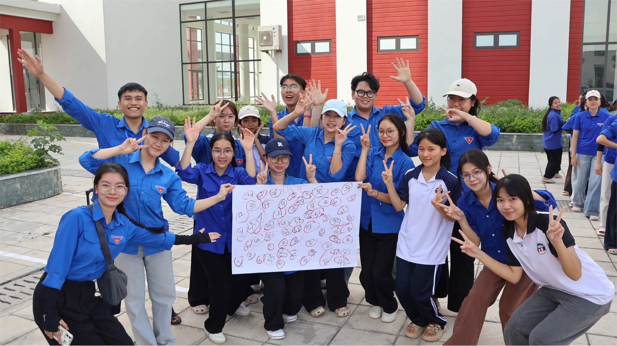 CLB mầm xanh nhân ái tổ chức hoạt động “Chủ nhật xanh”- Lan tỏa lối sống xanh, gắn kết sức trẻ sinh viên