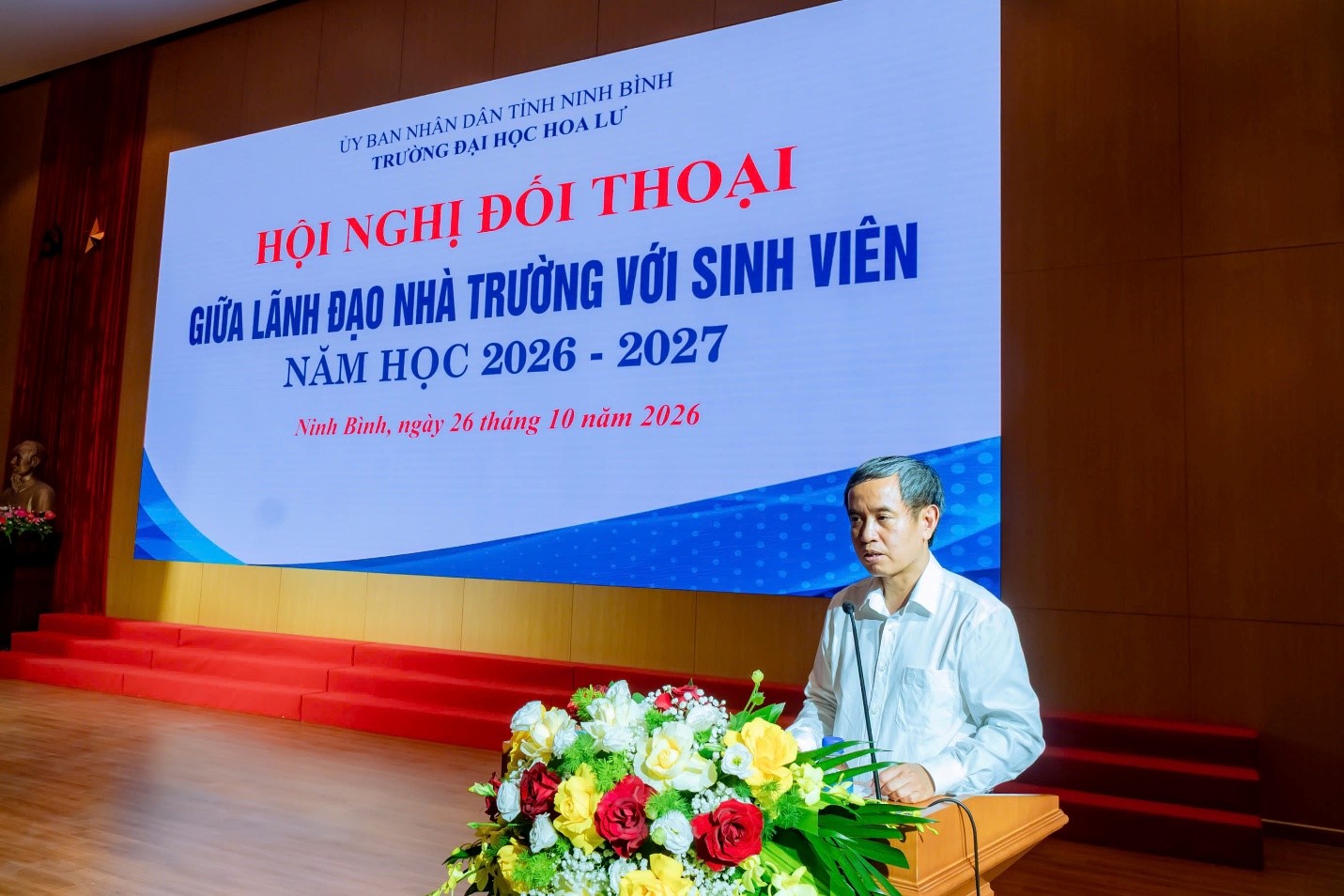 Trường Đại học Hoa Lư tổ chức hội nghị đối thoại giữa lãnh đạo Nhà trường với sinh viên năm học 2026-2027