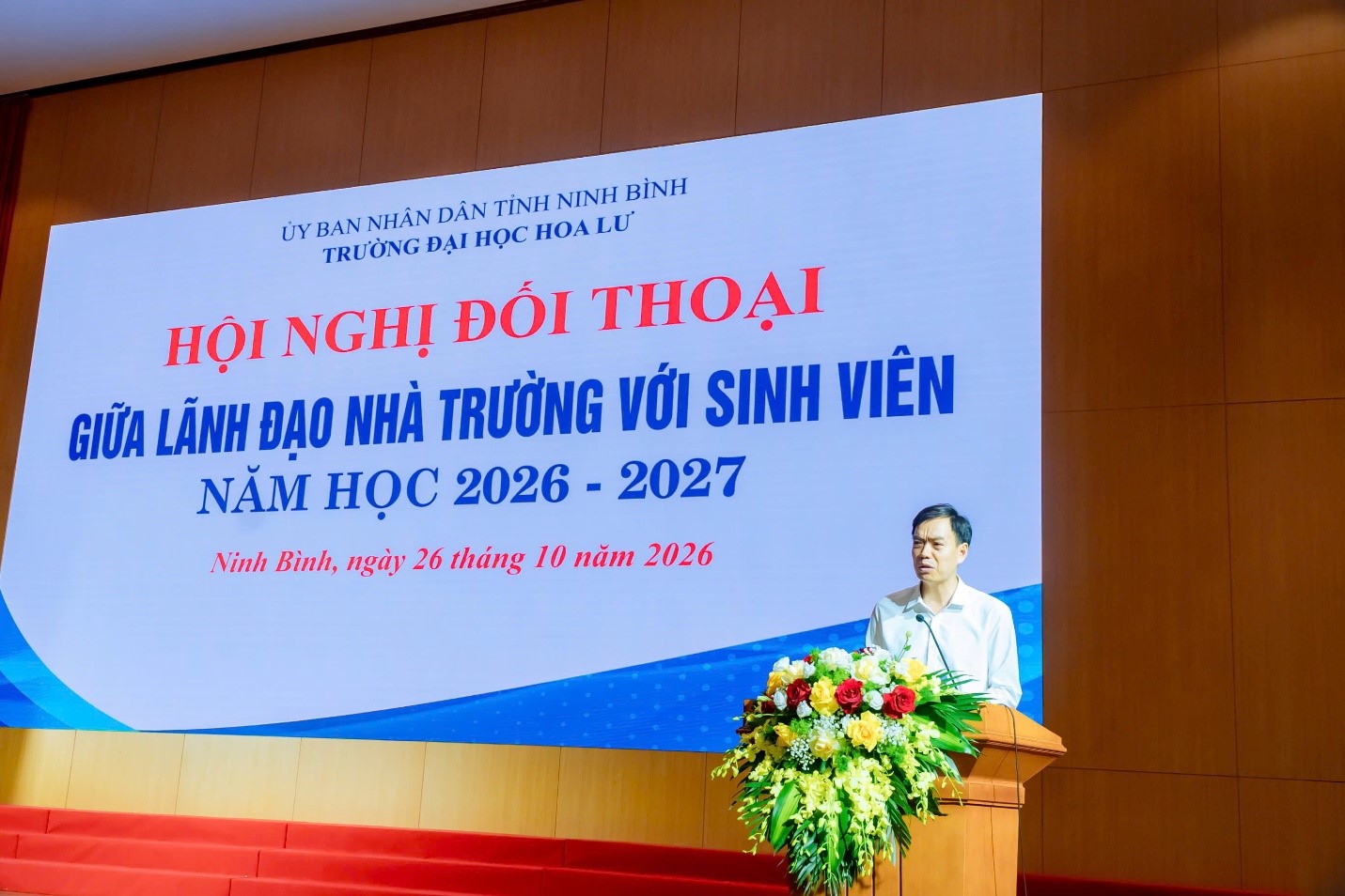 Trường Đại học Hoa Lư tổ chức hội nghị đối thoại giữa lãnh đạo Nhà trường với sinh viên năm học 2026-2027