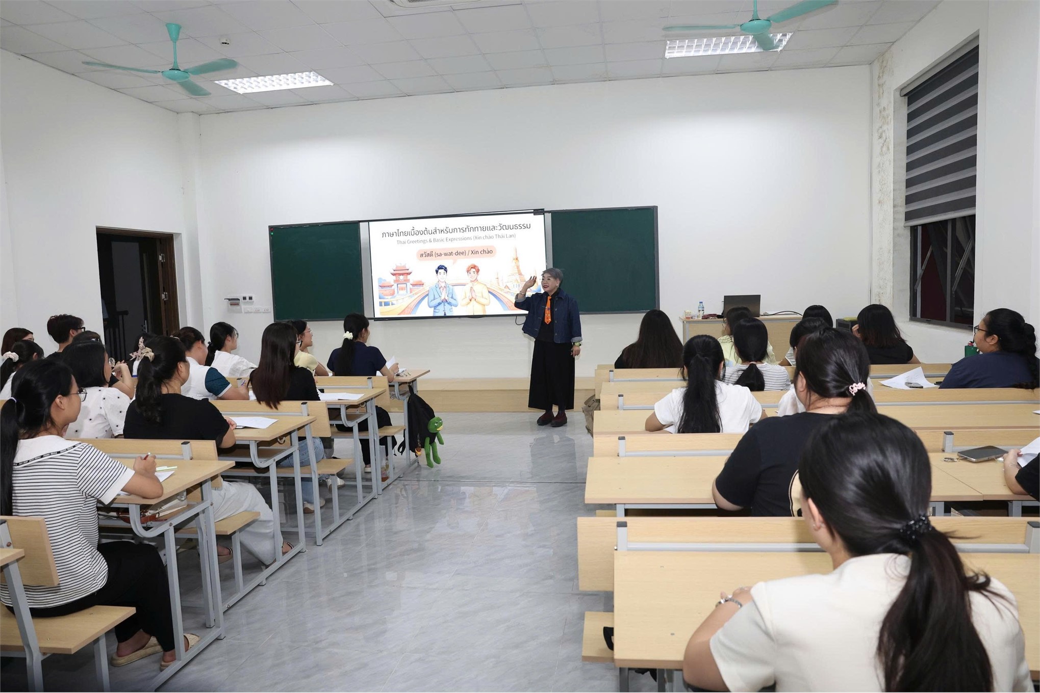 Trường Đại học Hoa Lư khai giảng khóa học Tiếng Thái giao tiếp, thúc đẩy hợp tác quốc tế