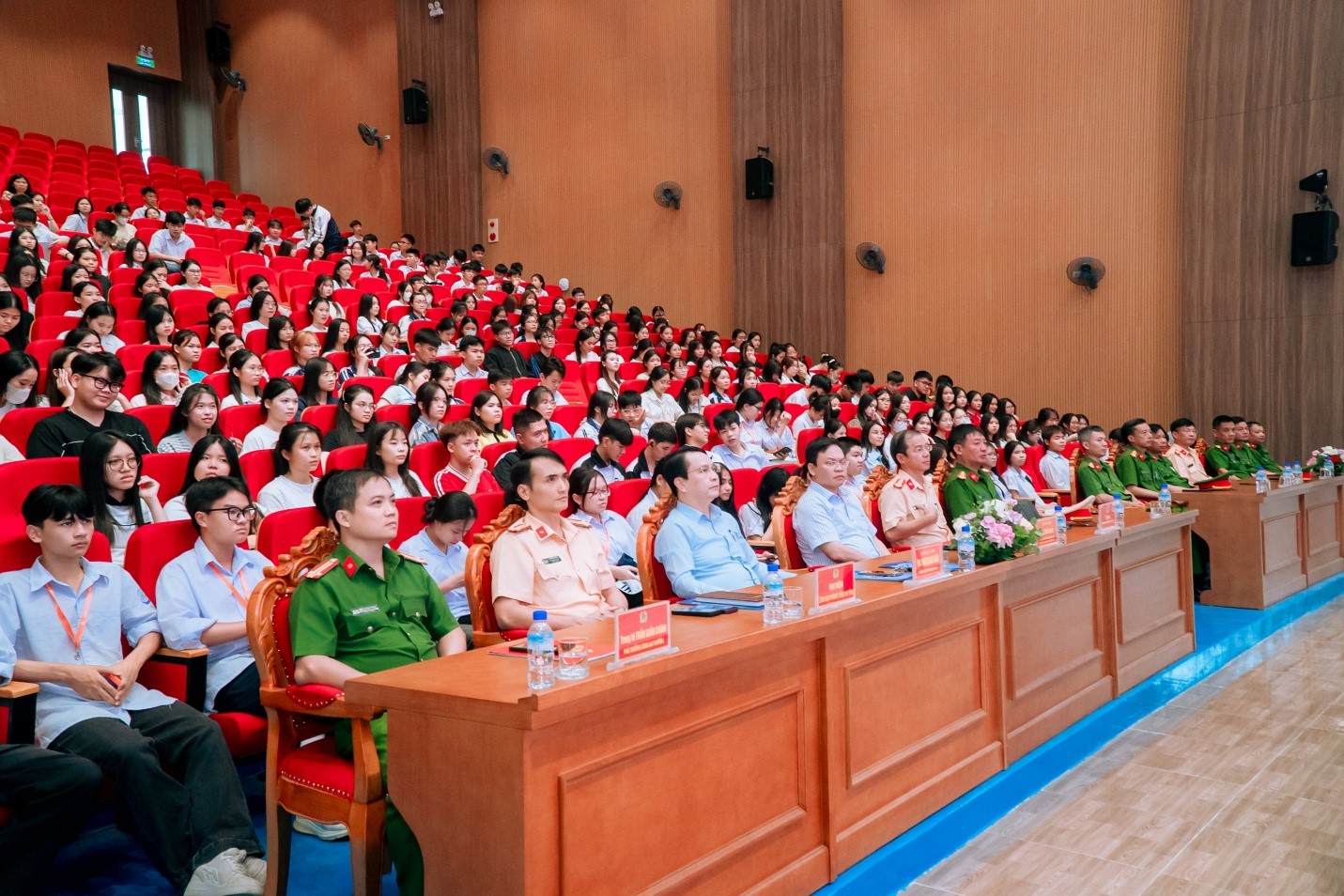 Hội nghị triển khai xây dựng mô hình “Trường học an toàn giao thông” tại Trường Đại học Hoa Lư