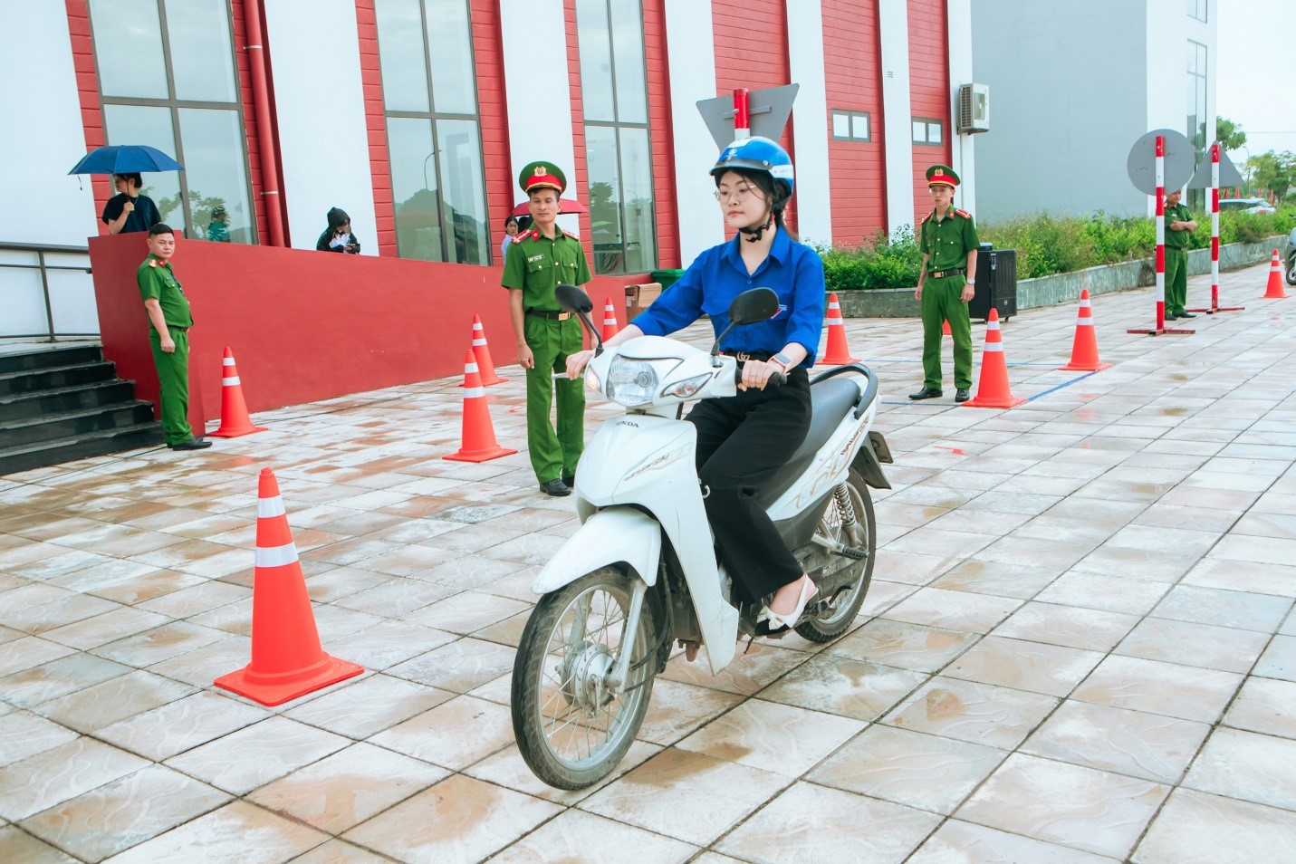 Hội nghị triển khai xây dựng mô hình “Trường học an toàn giao thông” tại Trường Đại học Hoa Lư